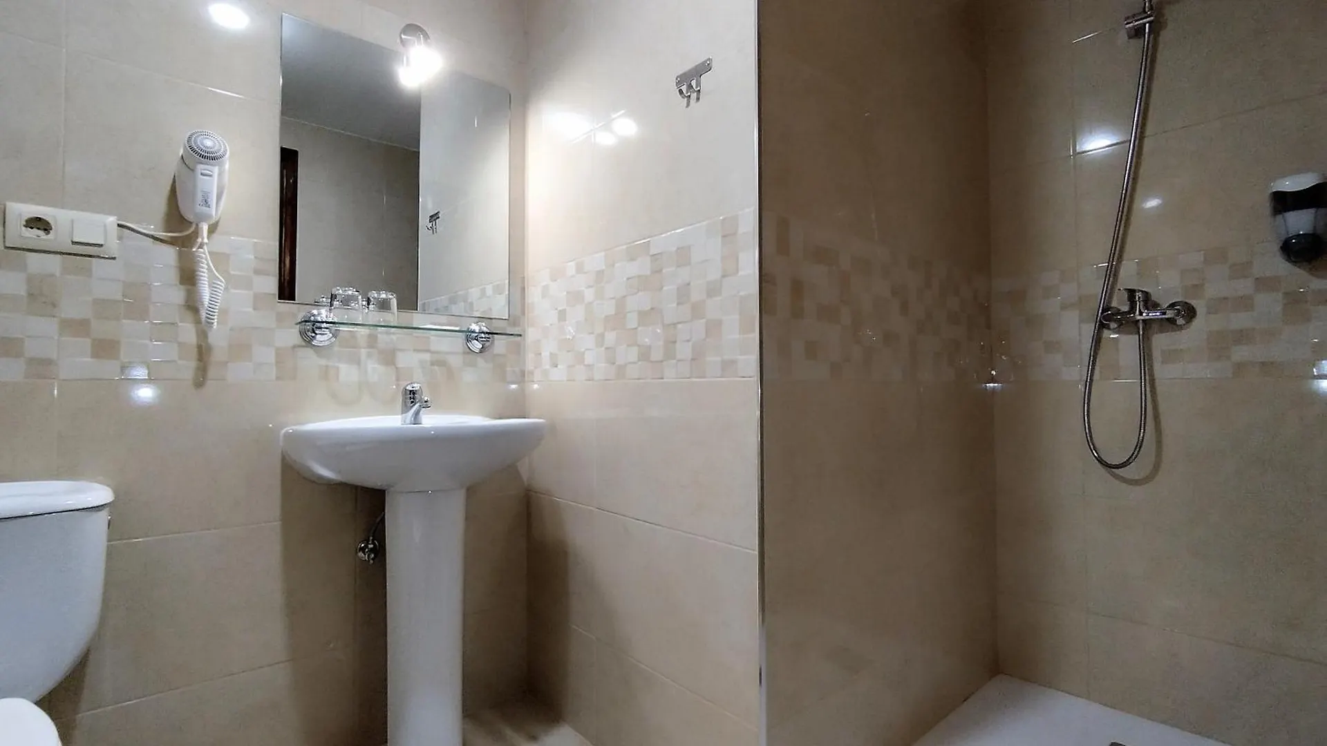 Hostal Madrid I Toledo 0*,